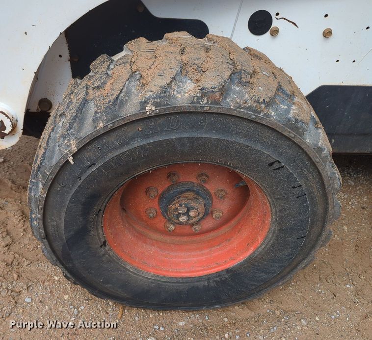 image for item KB9376 2010 Bobcat S300 skid steer loader