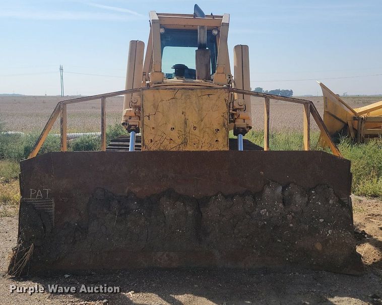 image for item KS9133 1990 John Deere 850B  dozer