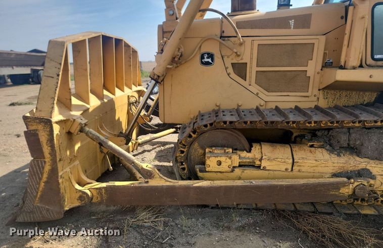 image for item KS9133 1990 John Deere 850B  dozer