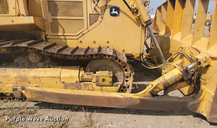 image for item KS9133 1990 John Deere 850B  dozer