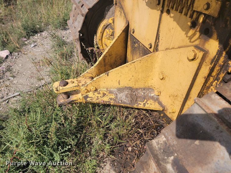 image for item KS9133 1990 John Deere 850B  dozer