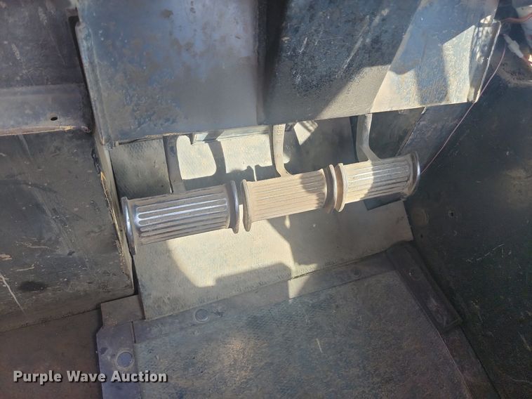 image for item KS9133 1990 John Deere 850B  dozer