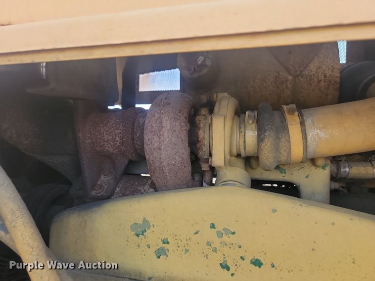 image for item KS9133 1990 John Deere 850B  dozer