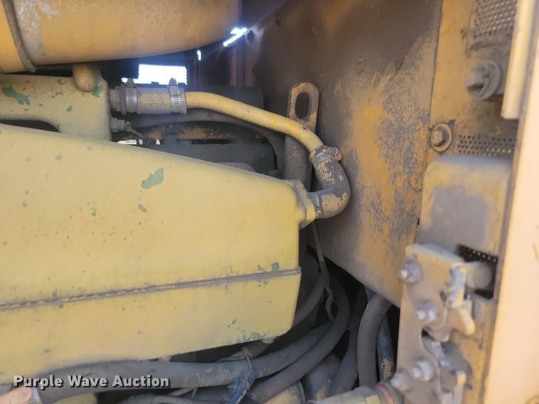 image for item KS9133 1990 John Deere 850B  dozer