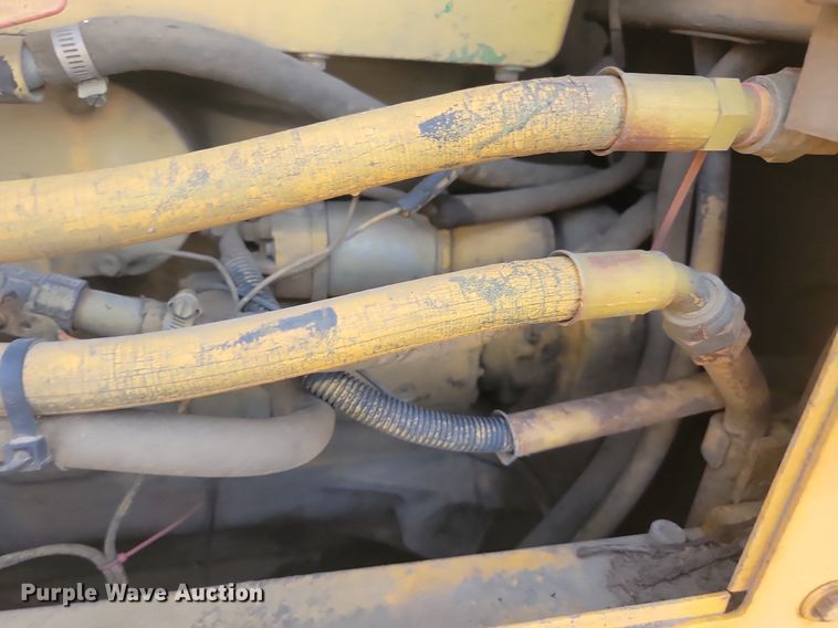 image for item KS9133 1990 John Deere 850B  dozer