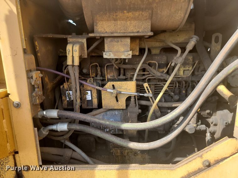 image for item KS9133 1990 John Deere 850B  dozer