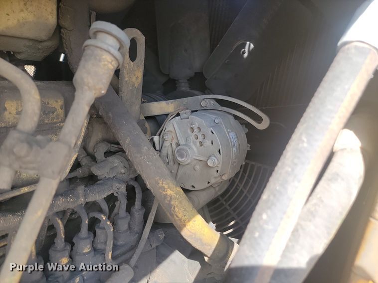 image for item KS9133 1990 John Deere 850B  dozer