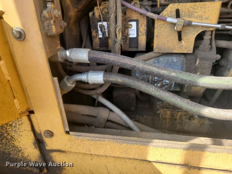 image for item KS9133 1990 John Deere 850B  dozer