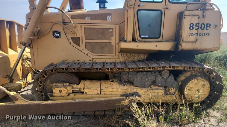 image for item KS9133 1990 John Deere 850B  dozer