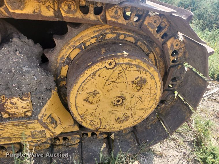 image for item KS9133 1990 John Deere 850B  dozer