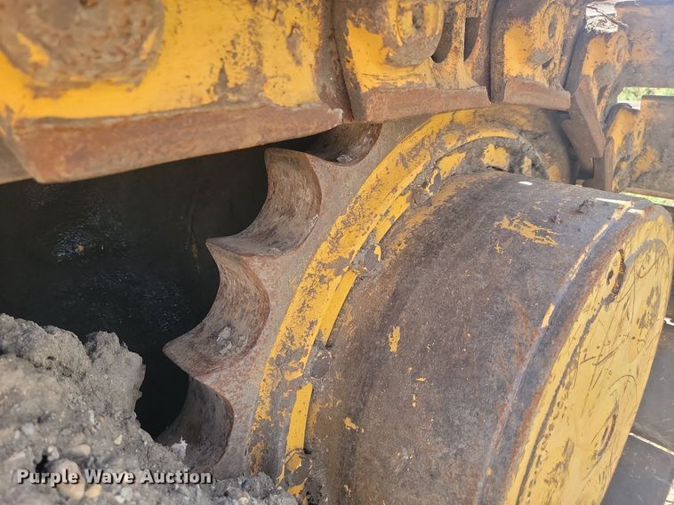 image for item KS9133 1990 John Deere 850B  dozer