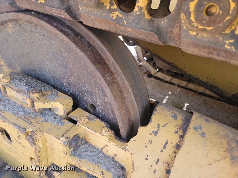 image for item KS9133 1990 John Deere 850B  dozer