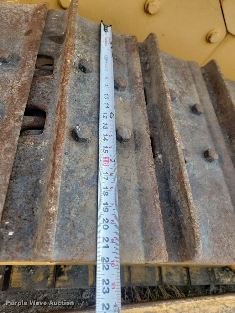 image for item KS9133 1990 John Deere 850B  dozer