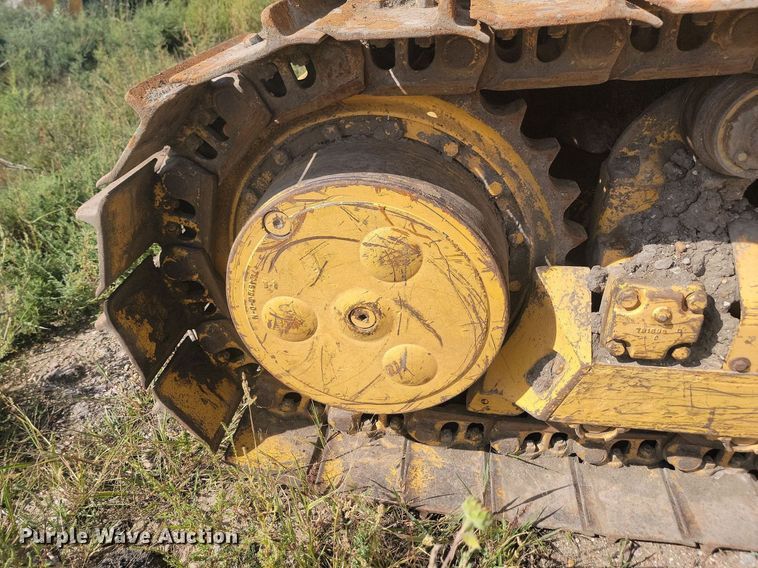 image for item KS9133 1990 John Deere 850B  dozer