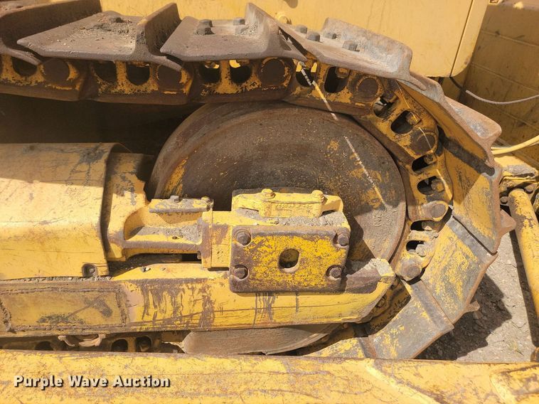 image for item KS9133 1990 John Deere 850B  dozer