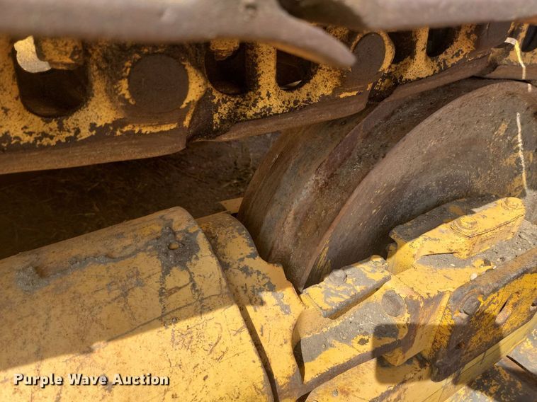 image for item KS9133 1990 John Deere 850B  dozer