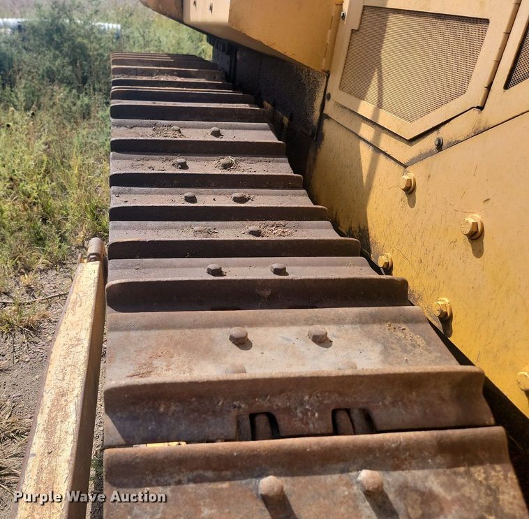 image for item KS9133 1990 John Deere 850B  dozer