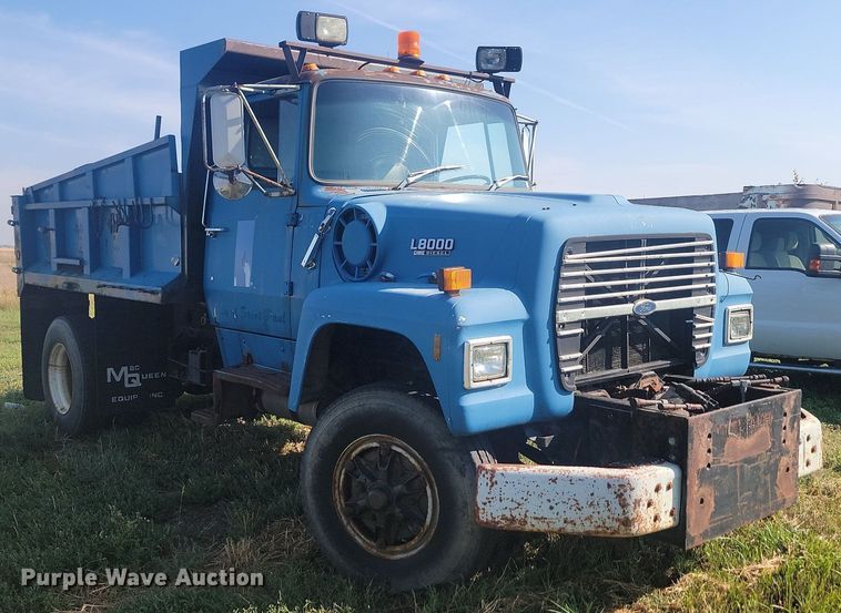 image for item KS9136 1990 Ford L8000  dump truck