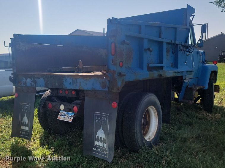 image for item KS9136 1990 Ford L8000  dump truck