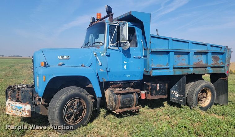 image for item KS9136 1990 Ford L8000  dump truck