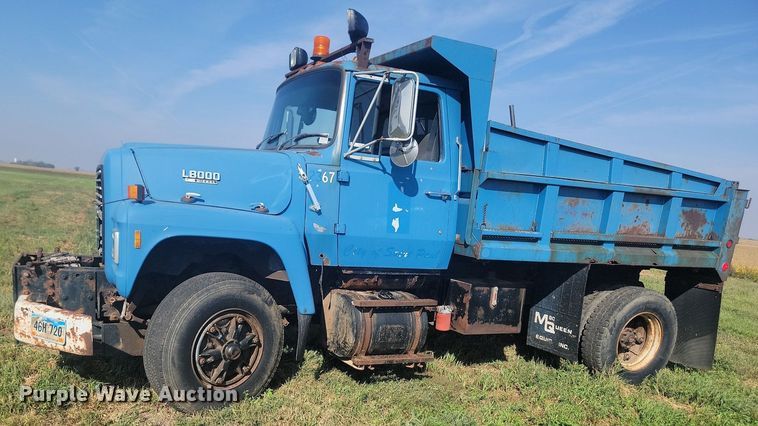 image for item KS9136 1990 Ford L8000  dump truck