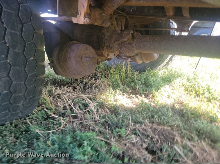 image for item KS9136 1990 Ford L8000  dump truck