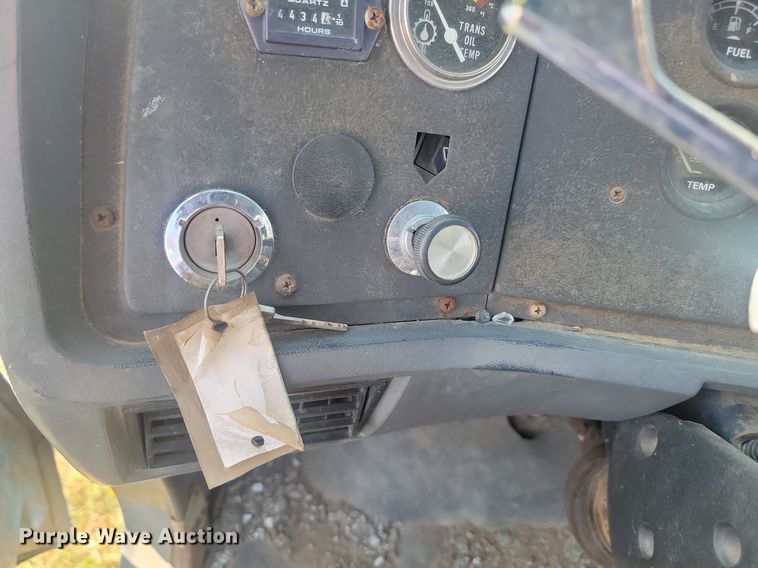 image for item KS9136 1990 Ford L8000  dump truck