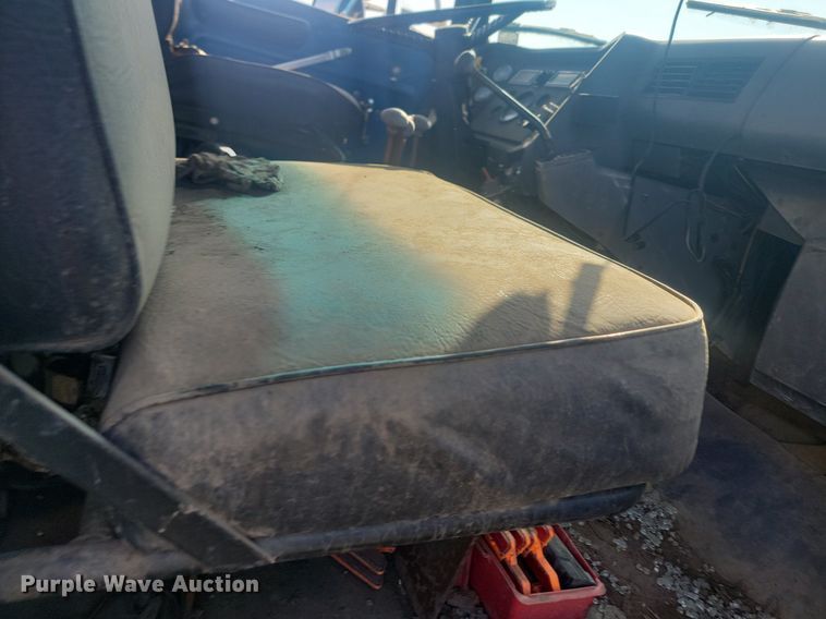 image for item KS9136 1990 Ford L8000  dump truck