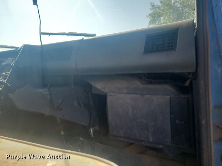 image for item KS9136 1990 Ford L8000  dump truck