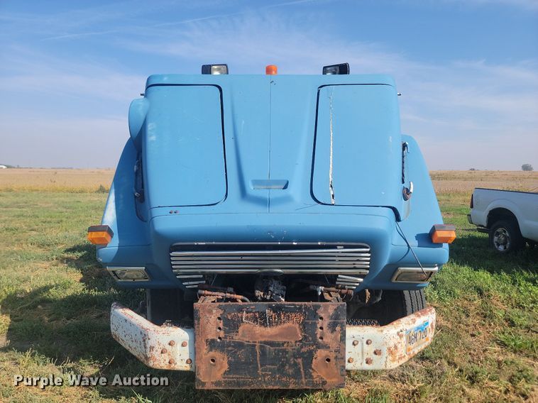 image for item KS9136 1990 Ford L8000  dump truck