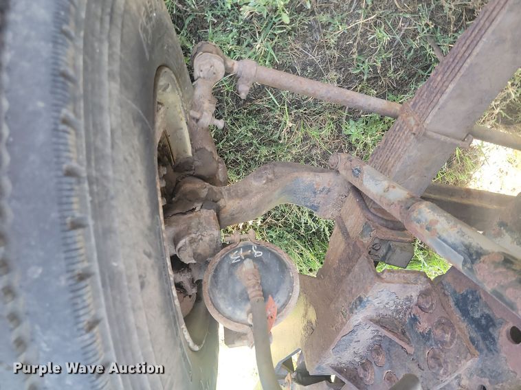 image for item KS9136 1990 Ford L8000  dump truck