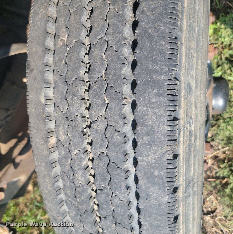 image for item KS9136 1990 Ford L8000  dump truck