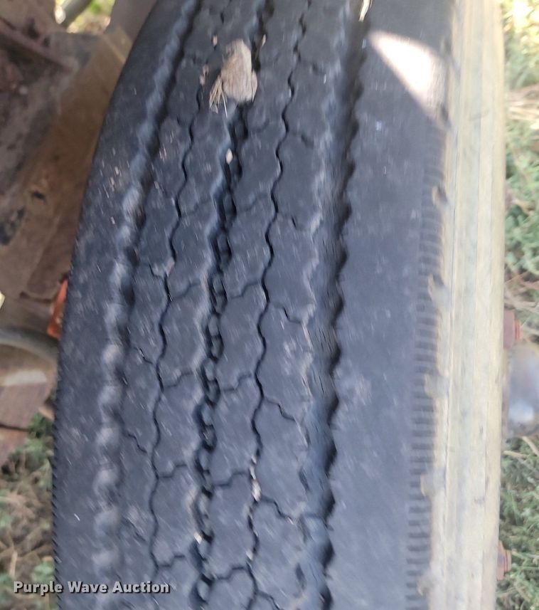 image for item KS9136 1990 Ford L8000  dump truck