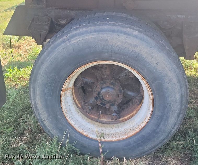 image for item KS9136 1990 Ford L8000  dump truck