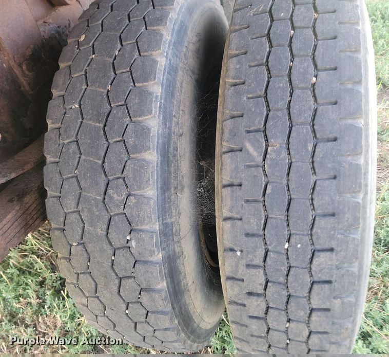 image for item KS9136 1990 Ford L8000  dump truck