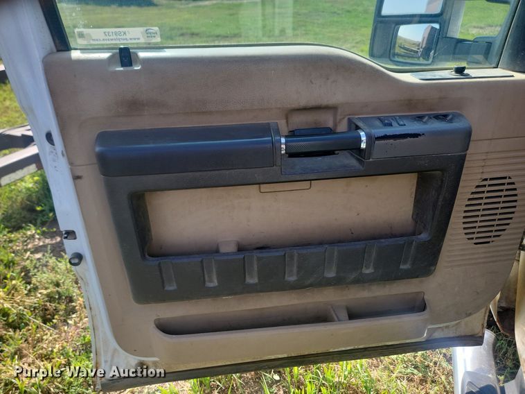 image for item KS9137 2011 Ford F250  Super Duty  Crew Cab pickup truck