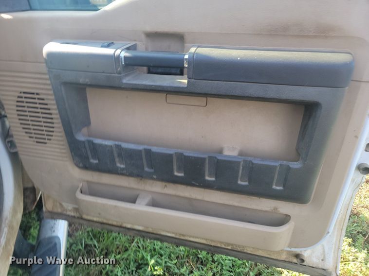 image for item KS9137 2011 Ford F250  Super Duty  Crew Cab pickup truck