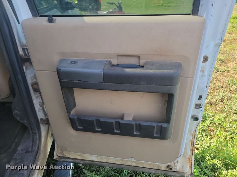 image for item KS9137 2011 Ford F250  Super Duty  Crew Cab pickup truck