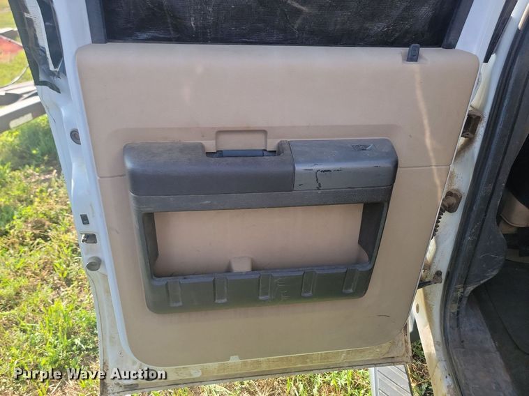 image for item KS9137 2011 Ford F250  Super Duty  Crew Cab pickup truck