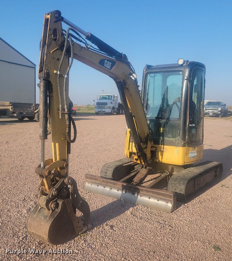 image for item KS9142 2007 Caterpillar 303.5C CR  mini excavator