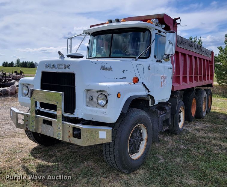 image for item KS9157 1980 Mack  dump truck