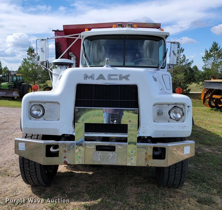 image for item KS9157 1980 Mack  dump truck