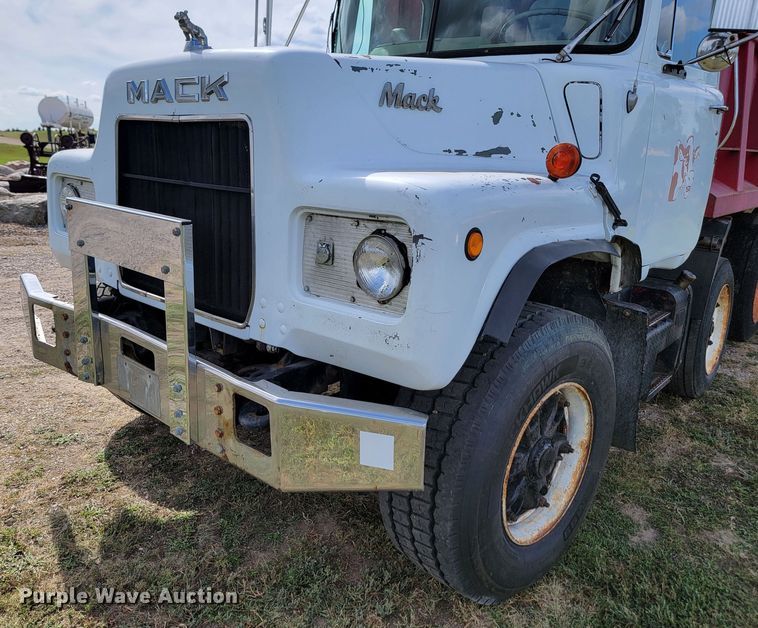image for item KS9157 1980 Mack  dump truck