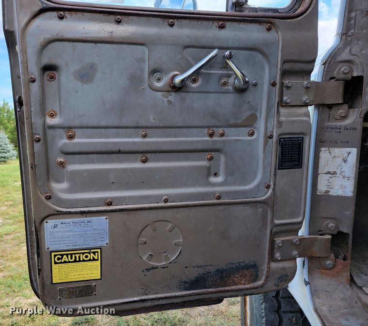 image for item KS9157 1980 Mack  dump truck