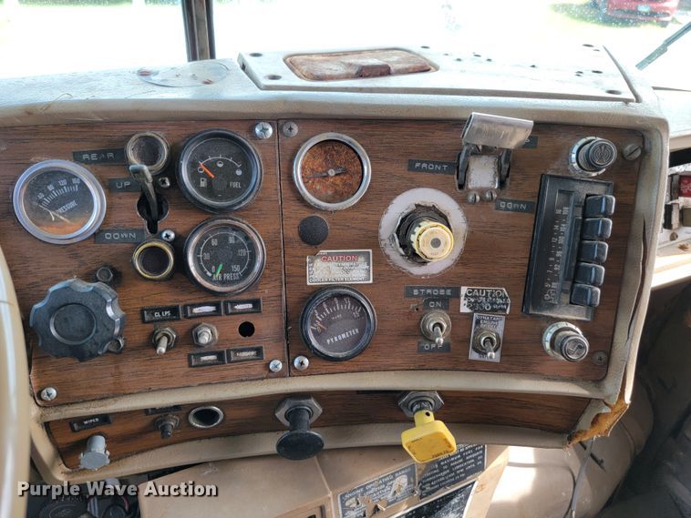 image for item KS9157 1980 Mack  dump truck