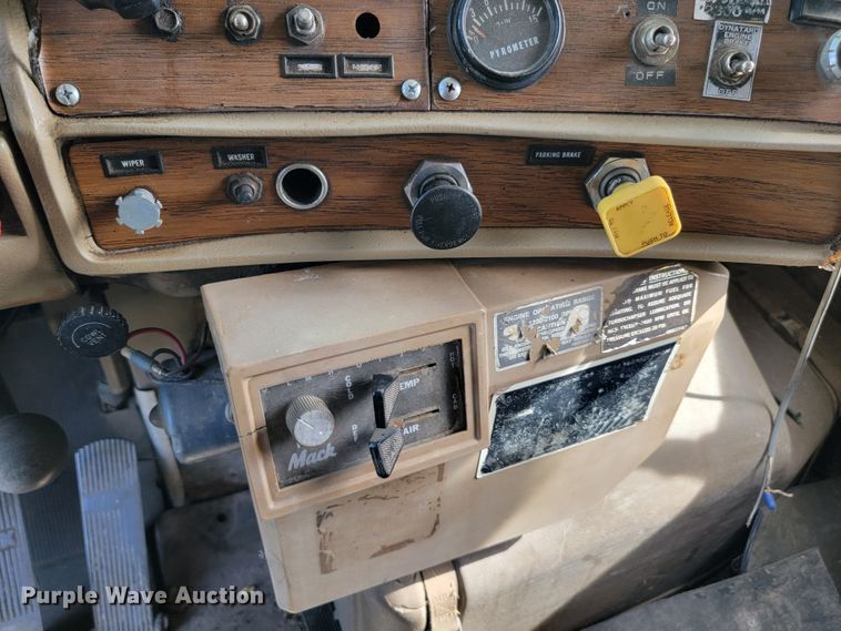 image for item KS9157 1980 Mack  dump truck