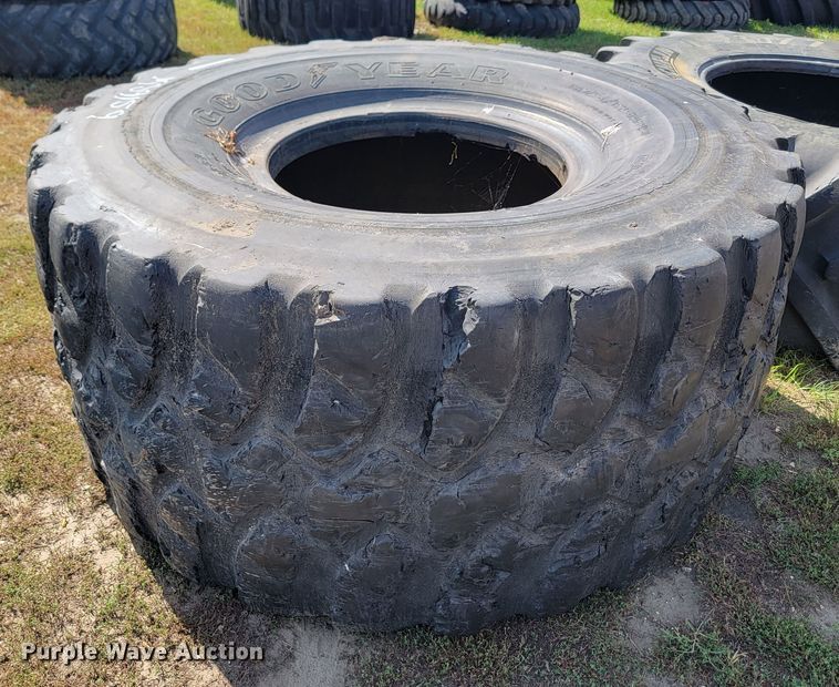 image for item KS9159 Goodyear  875/65R29 tire