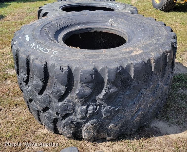 image for item KS9159 Goodyear  875/65R29 tire