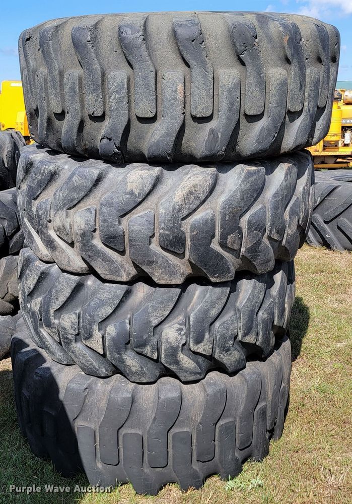image for item KS9165 (6) 17.5-25 tires
