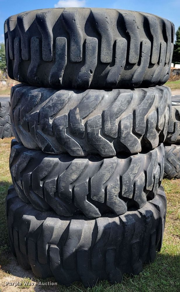 image for item KS9165 (6) 17.5-25 tires
